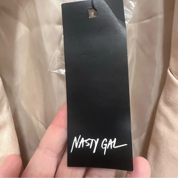 NWT Nasty Gal Glass Fabric Oversized Suit Blazer in Ivory size 4 - Picture 6 of 14